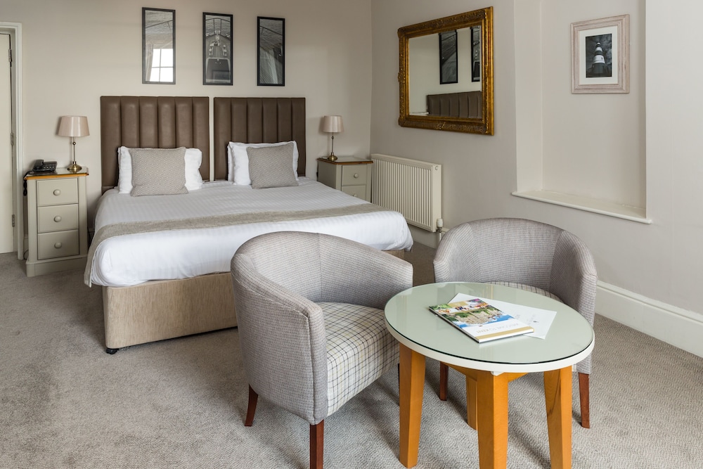 Royal Hotel 46/69