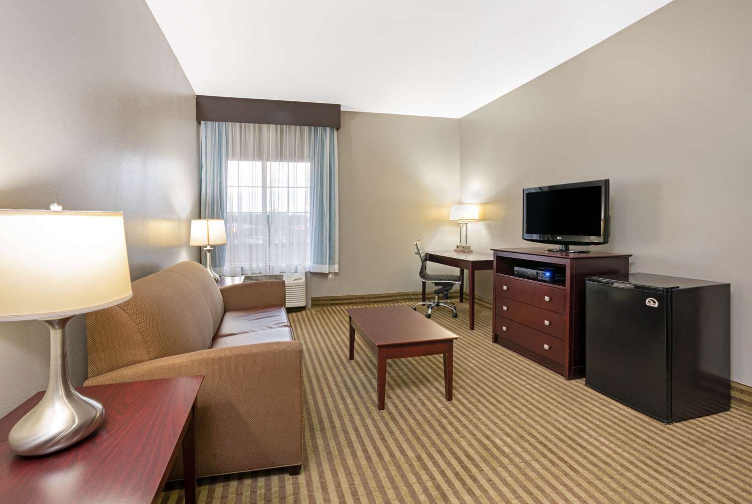 La Quinta Inn & Suites by Wyndham Houston Bush Intl Airpt E 13/30
