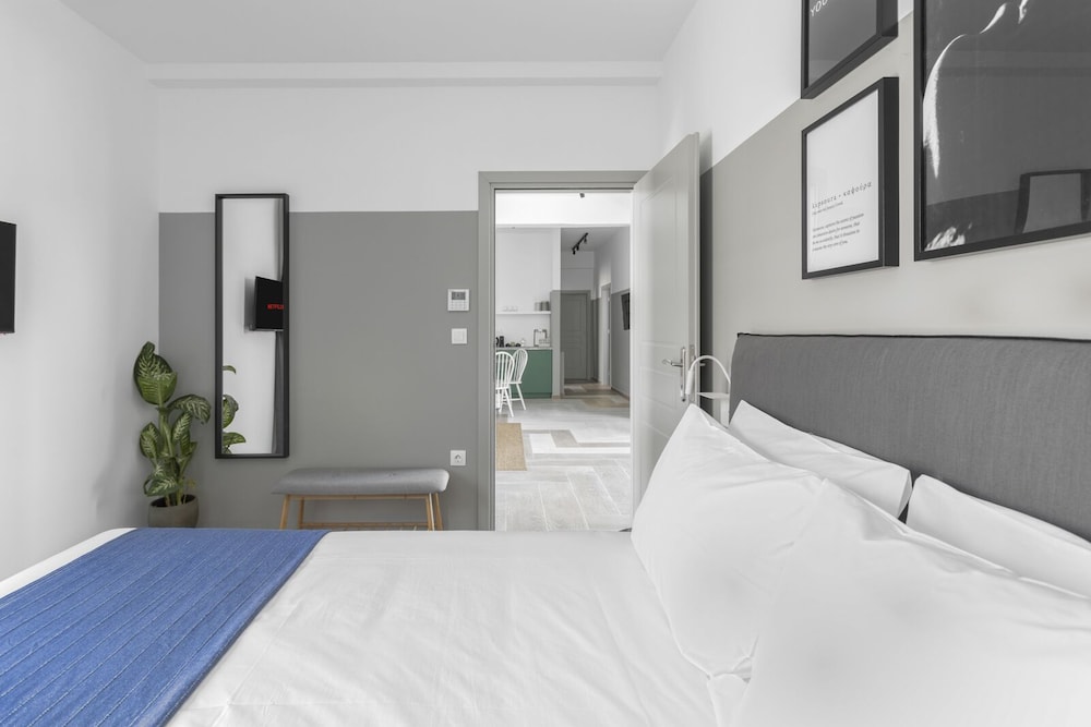 2 BEDROOMS, SUITE, ACROPOLIS VIEW, TERRACE