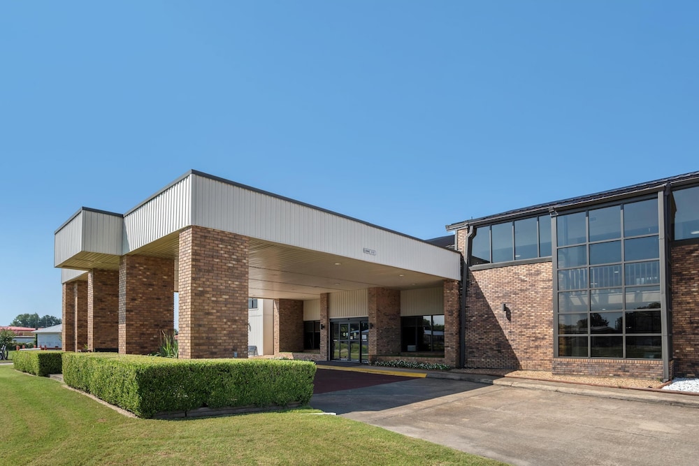 SureStay Plus By Best Western Greenwood 1/50