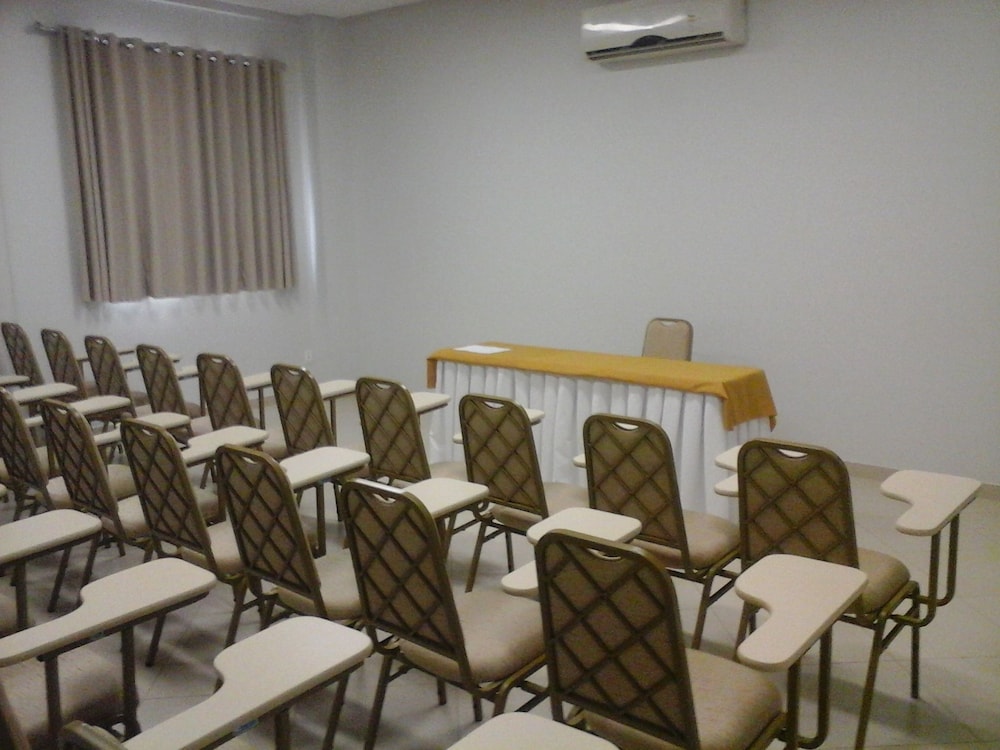 Esuites Vale Dos Carajas 33/36