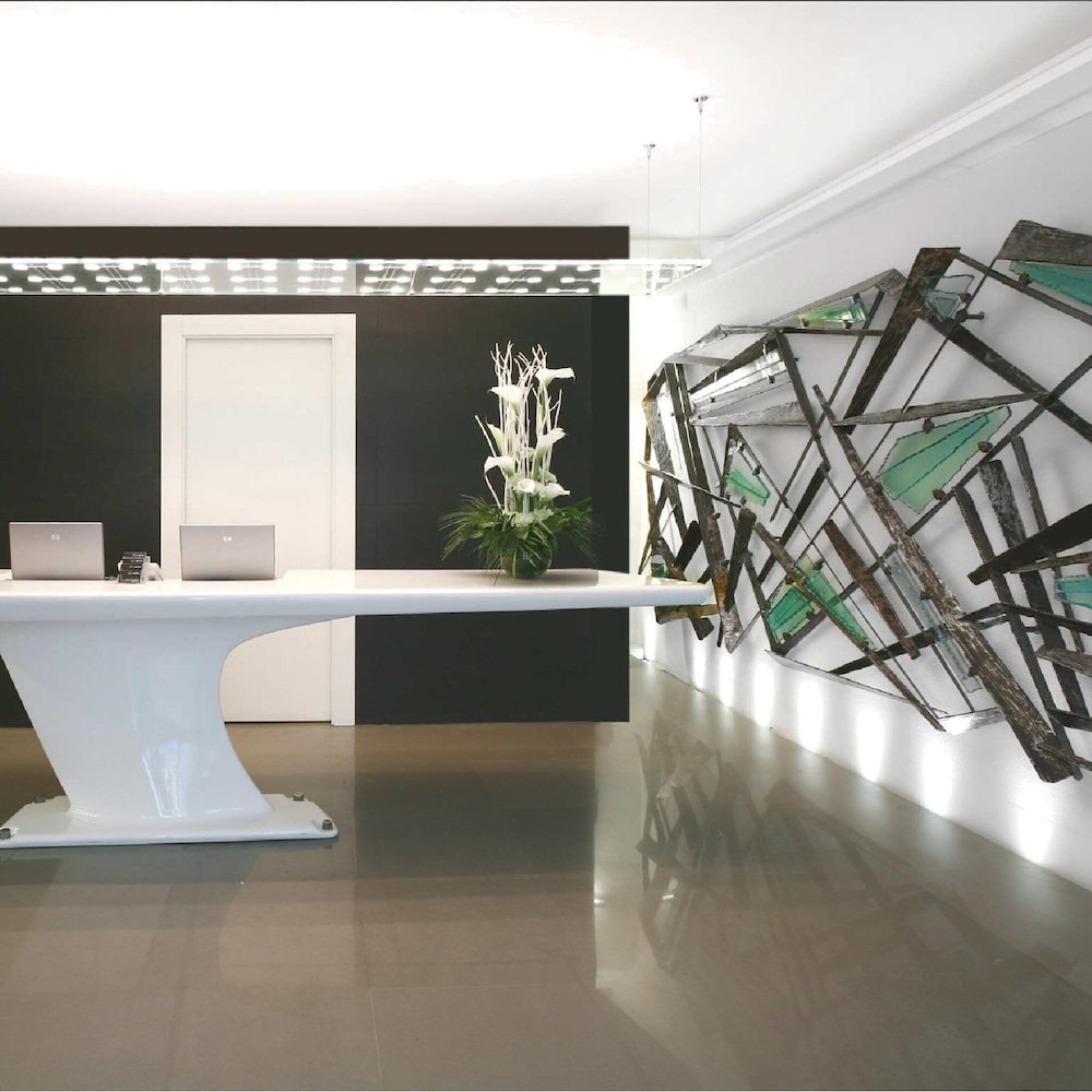 Urban Hotel Design 8/72