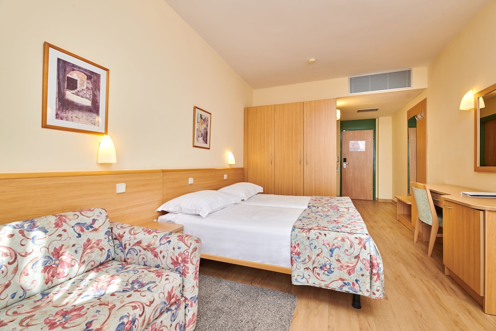 Hotel Aurora Plava Laguna 5/50