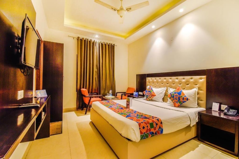SUPERIOR, KING BED