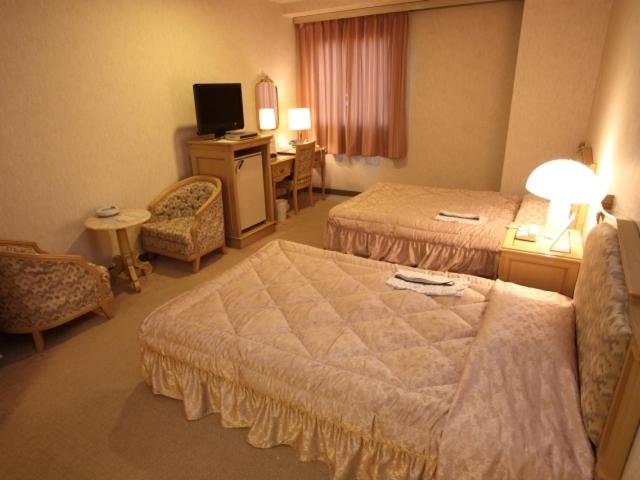 ECONOMY, TWIN BEDS
