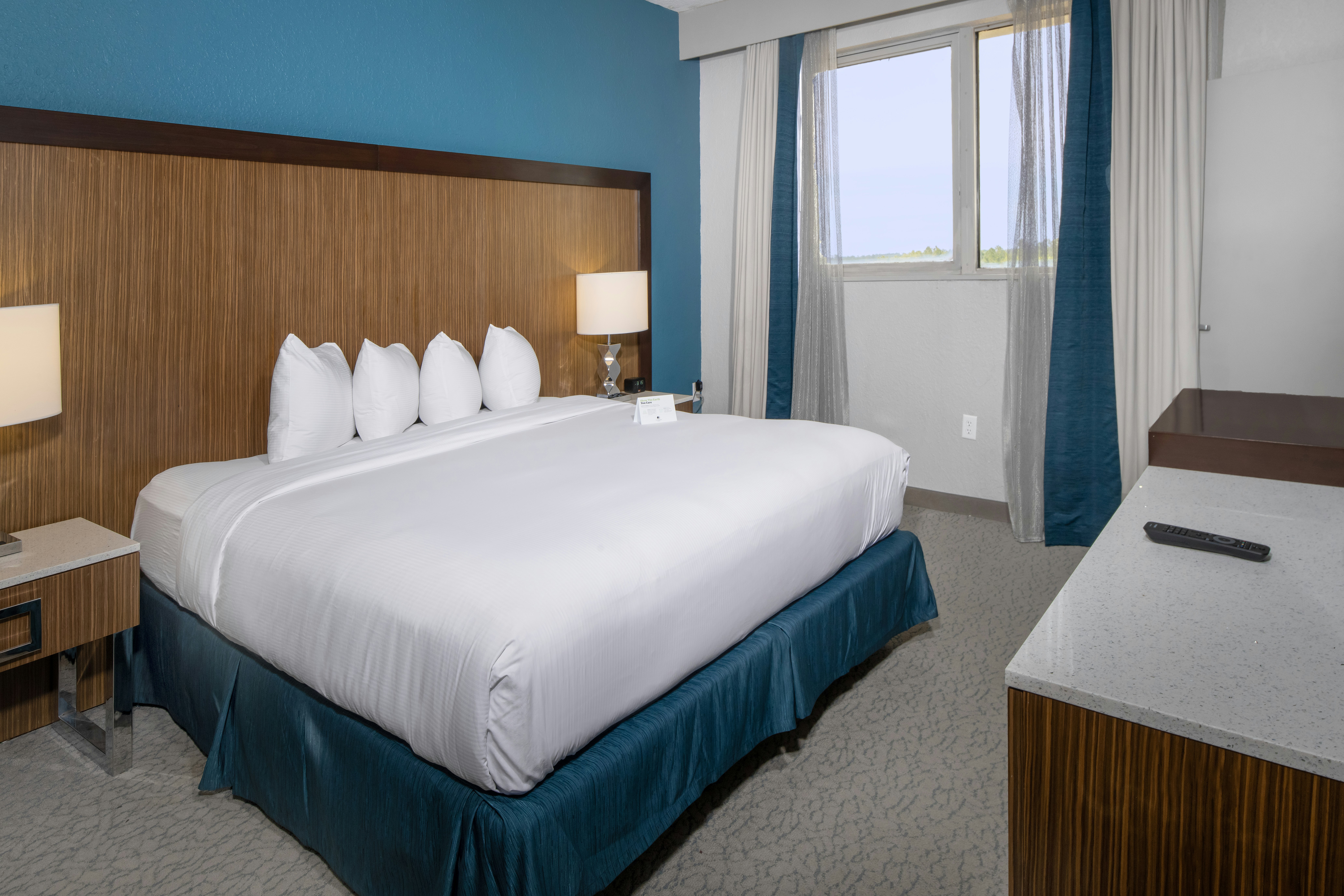 DELUXE, STUDIO, SUITE, KING BED