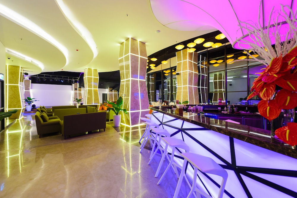 Grand Tourane Hotel 6/81