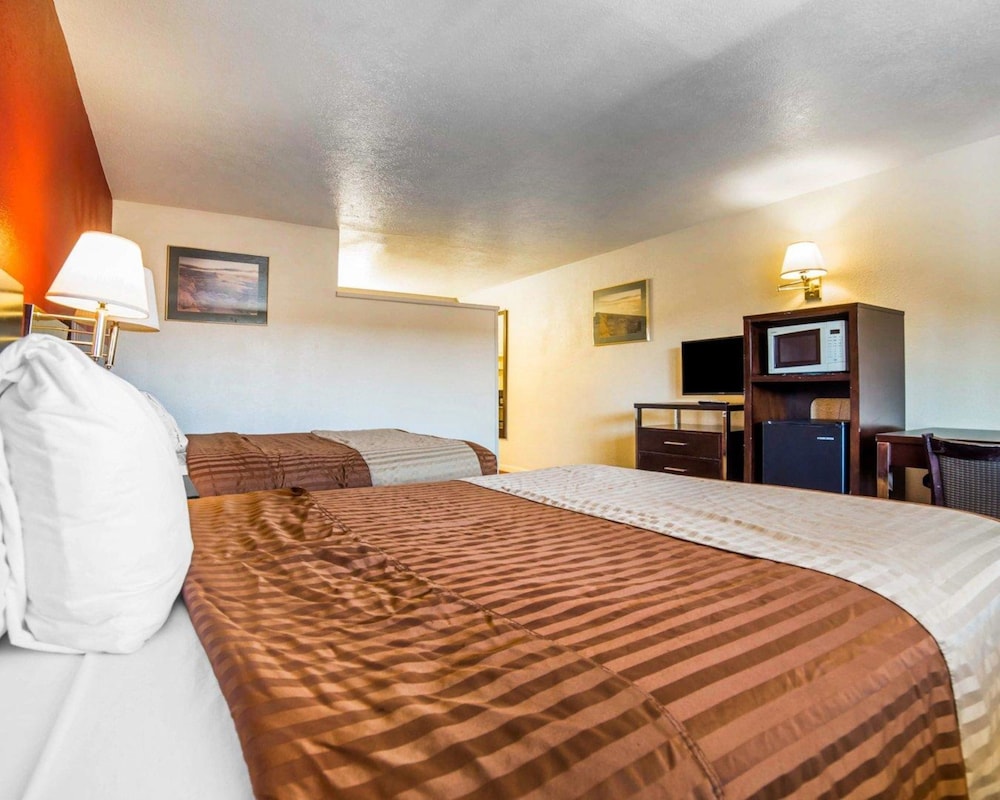 Rodeway Inn At Lake Powell 25/42