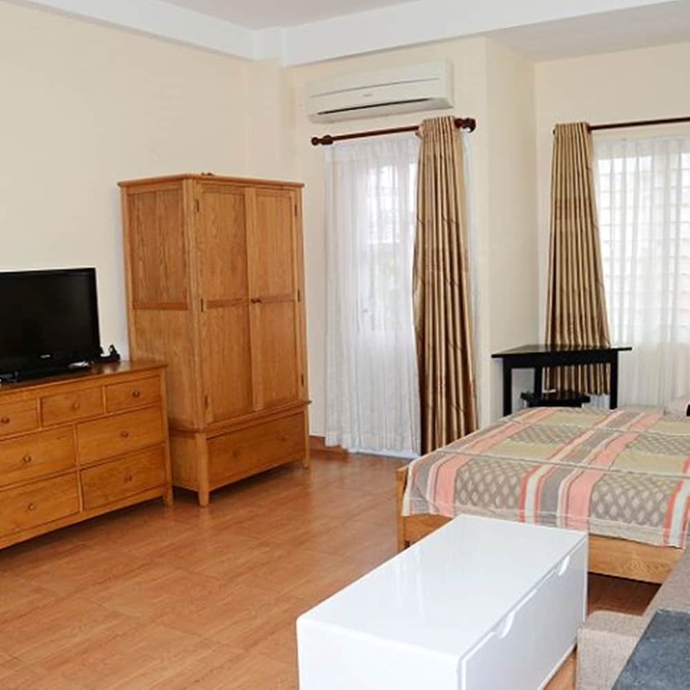 Smiley Apartment 3 22/50