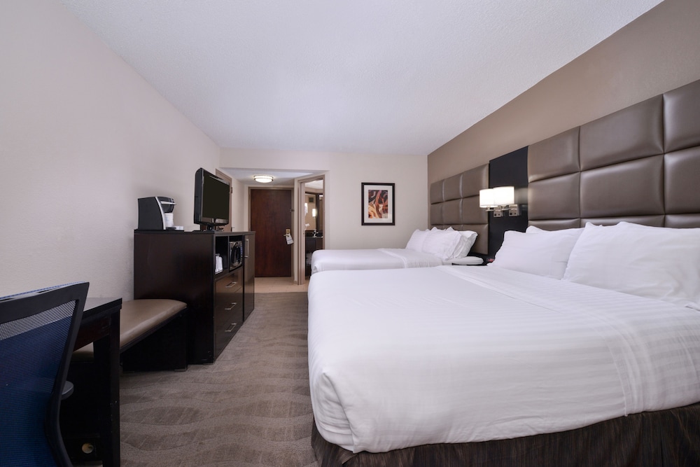 Holiday Inn Express Burlington 23/79