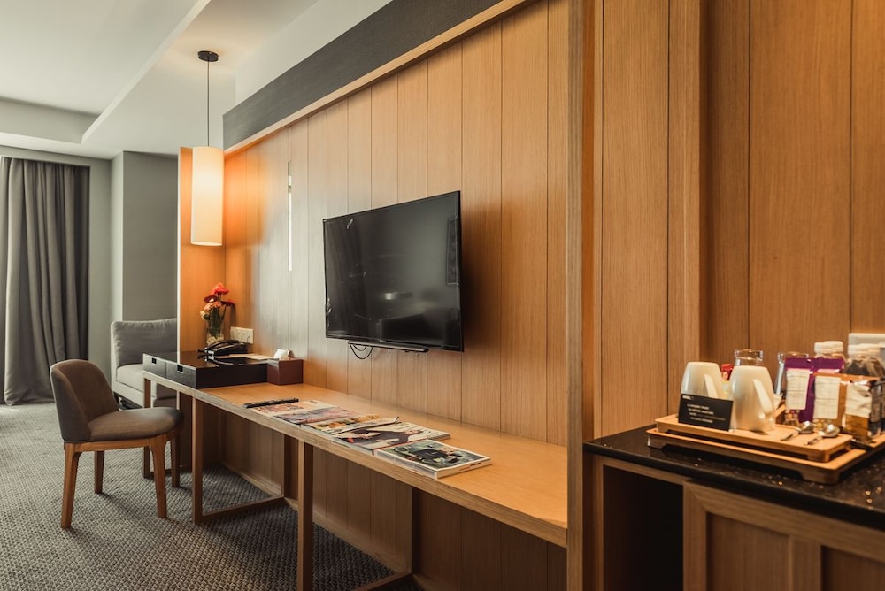 WEIL Hotel 48/56