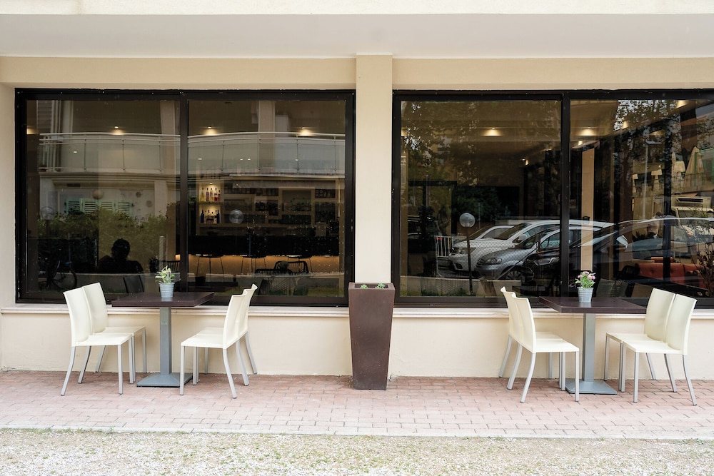 Hotel La Pergola 53/63
