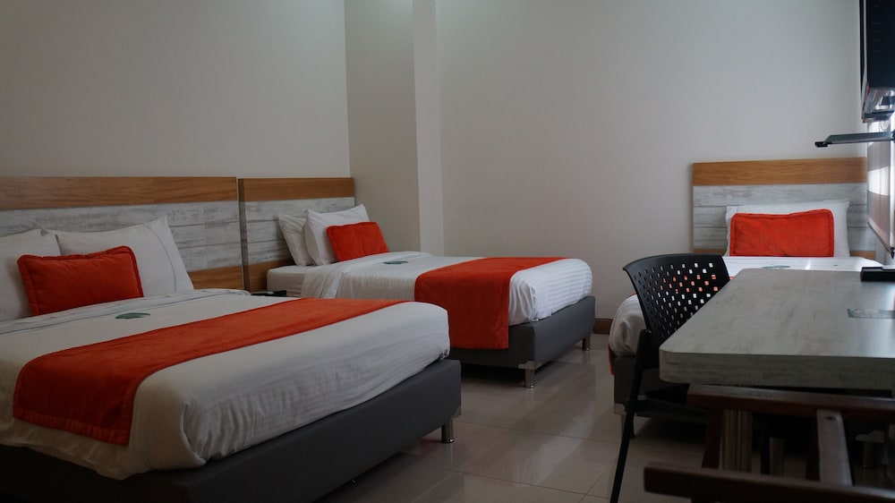 Lincoln Hotel 25/71