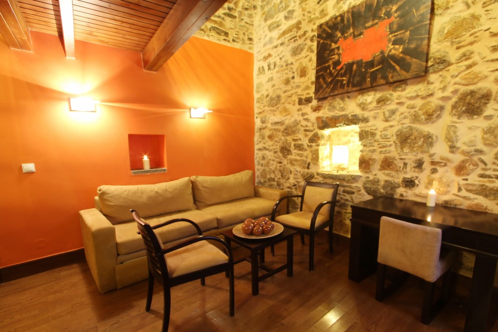 MEDIEVAL CASTLE SUITES TRADITIONAL 33/50