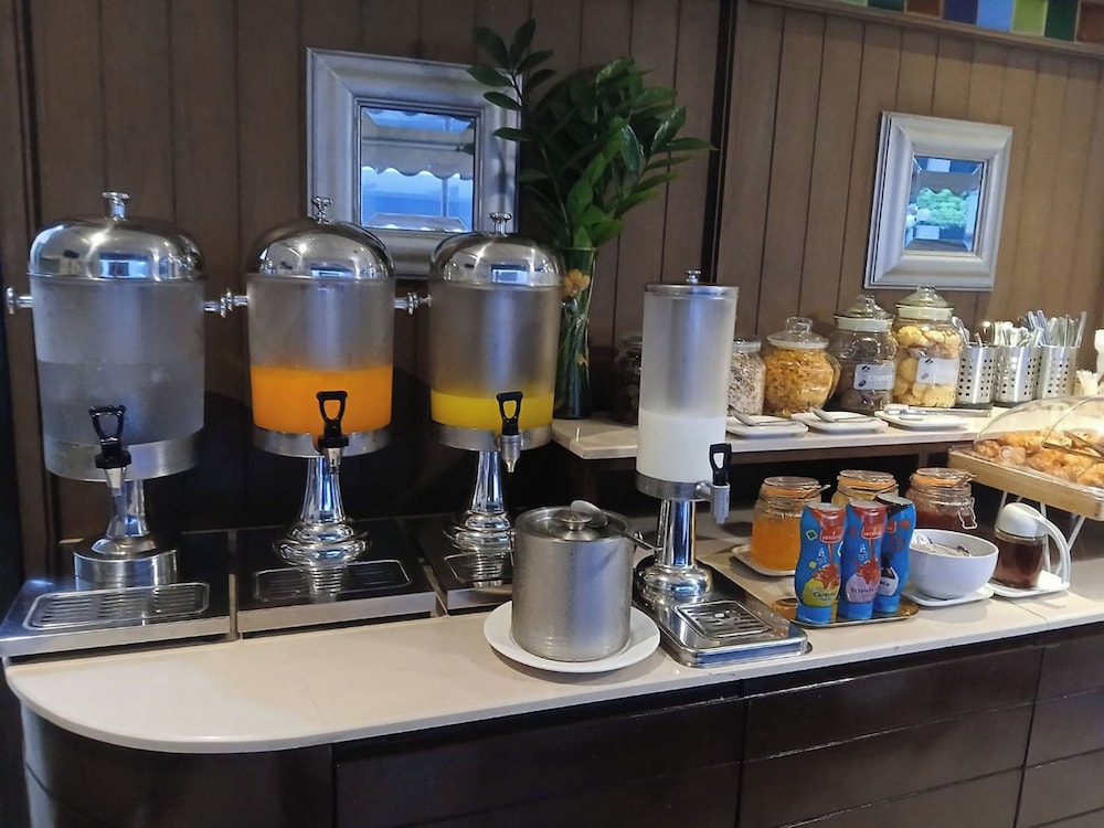 Sawasdee Hotel At Sukhumvit Soi 8 26/48
