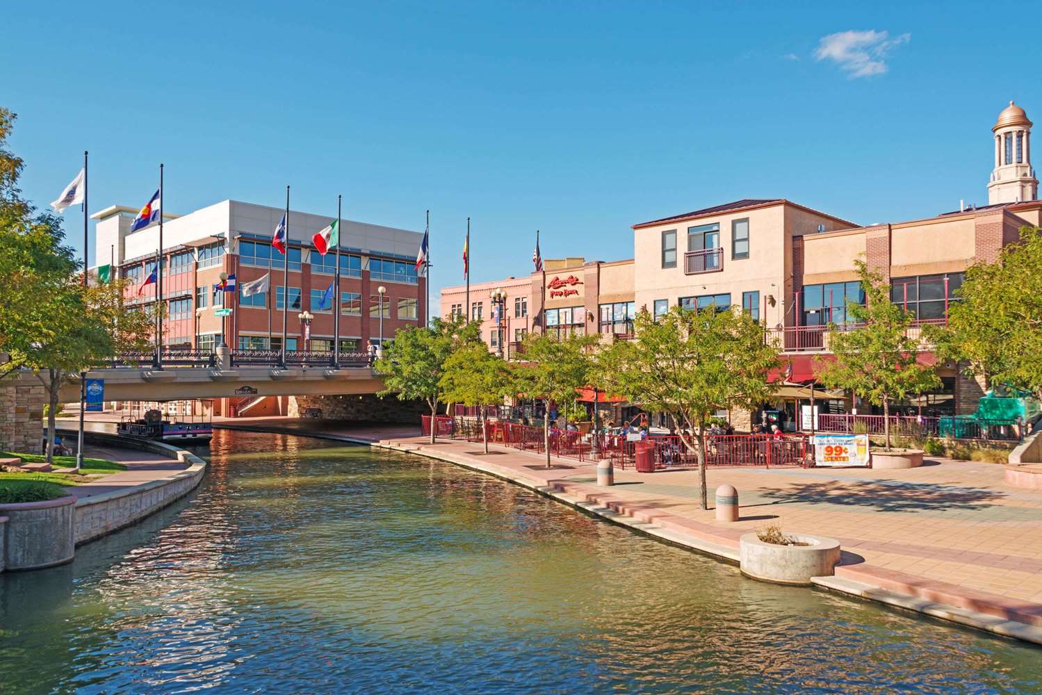 Microtel Inn & Suites by Wyndham Pueblo 27/29