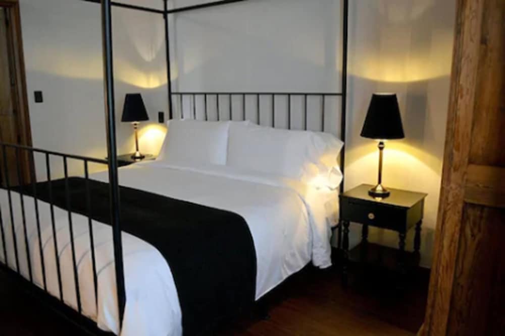 1 BEDROOM, JUNIOR SUITE