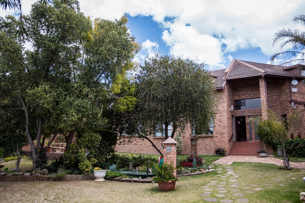 Jenny's Guest House 26/30
