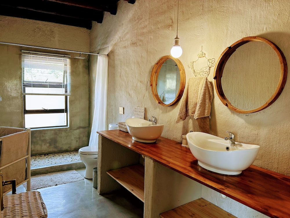 Leadwood Tree Safari Lodge 695 28/30