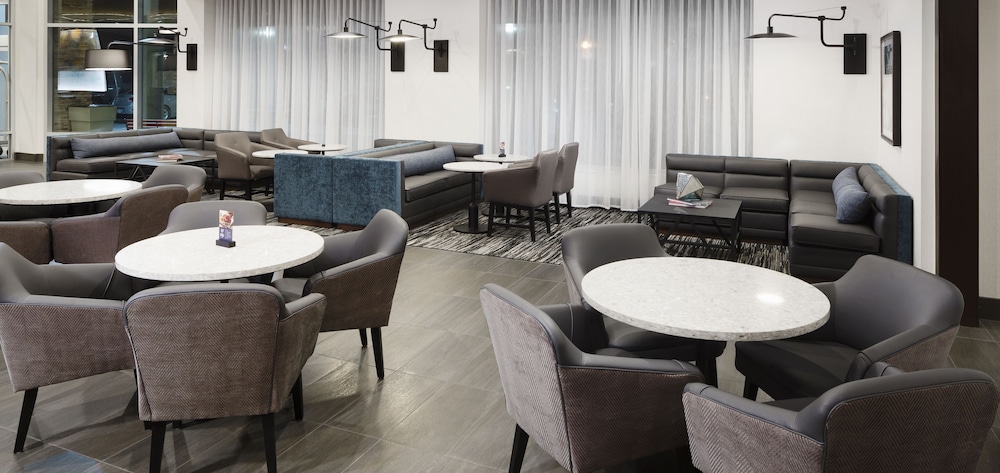 Hyatt Place Lubbock 46/54