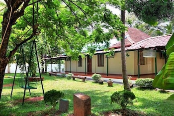 PALM GROVE SERVICE VILLA 3/48