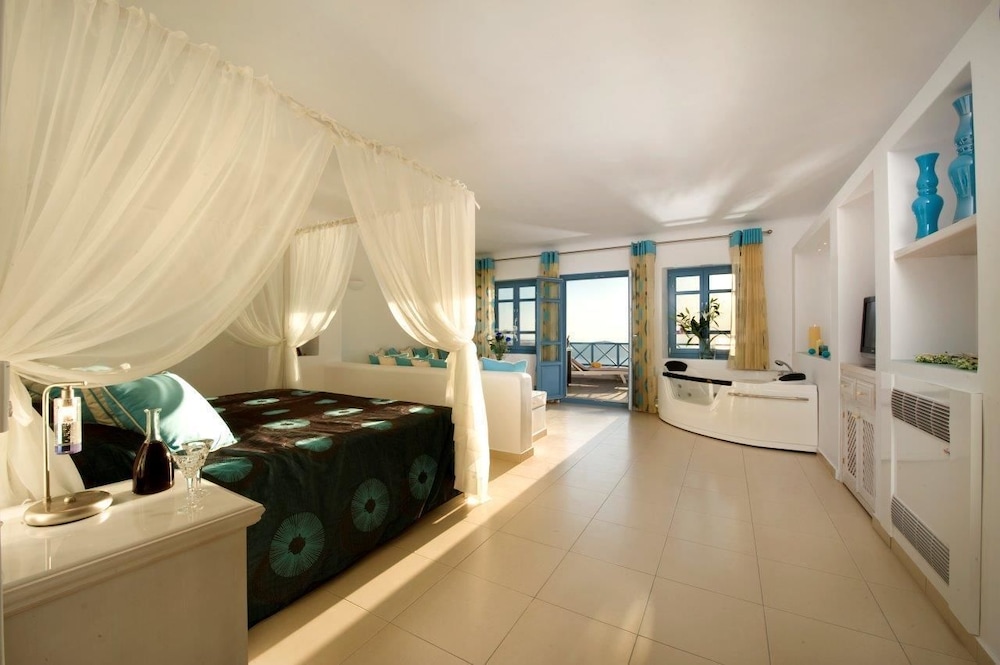 Absolute Bliss Imerovigli Suites 38/63