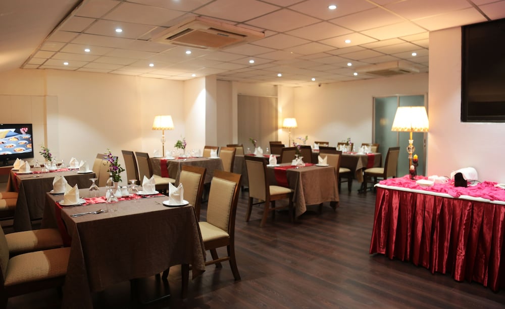 Civic Inn Uttara 44/47