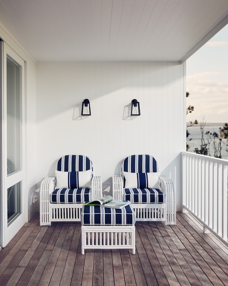 Bannisters by the Sea Mollymook 1/50