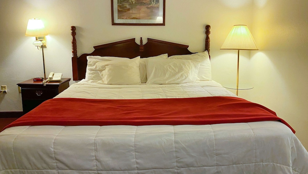 Voyageur Inn and Conference Center 17/58