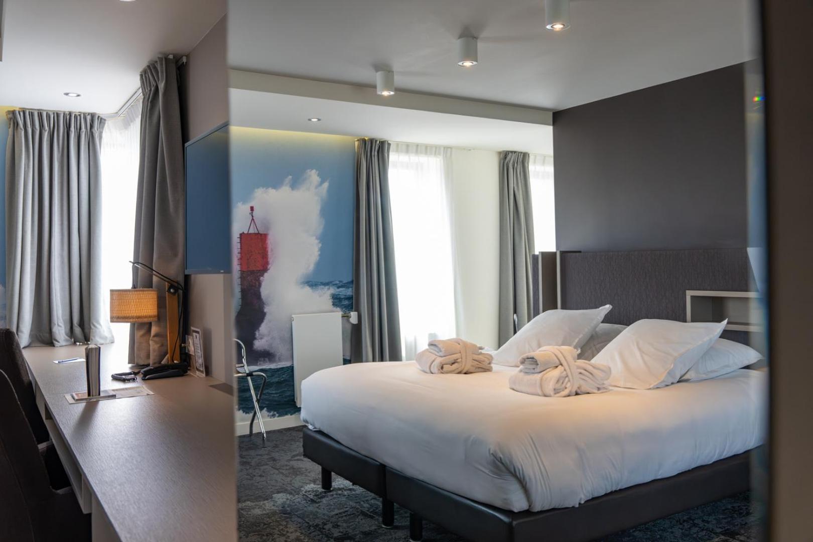 Deluxe, Double Bed, Sea Side