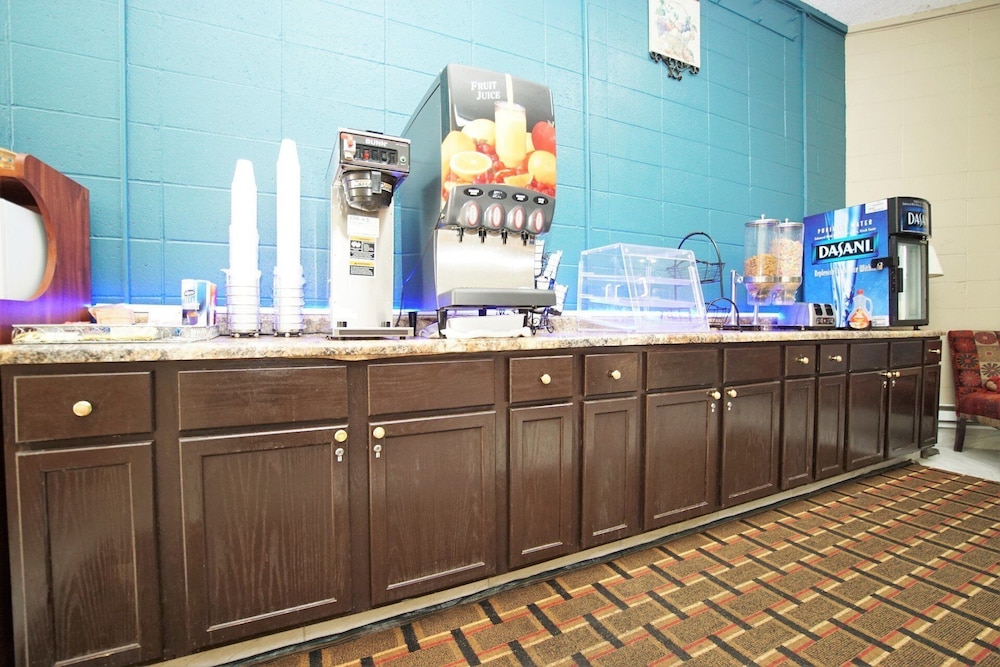 Faribault Hometown Inn & Suites 4/41