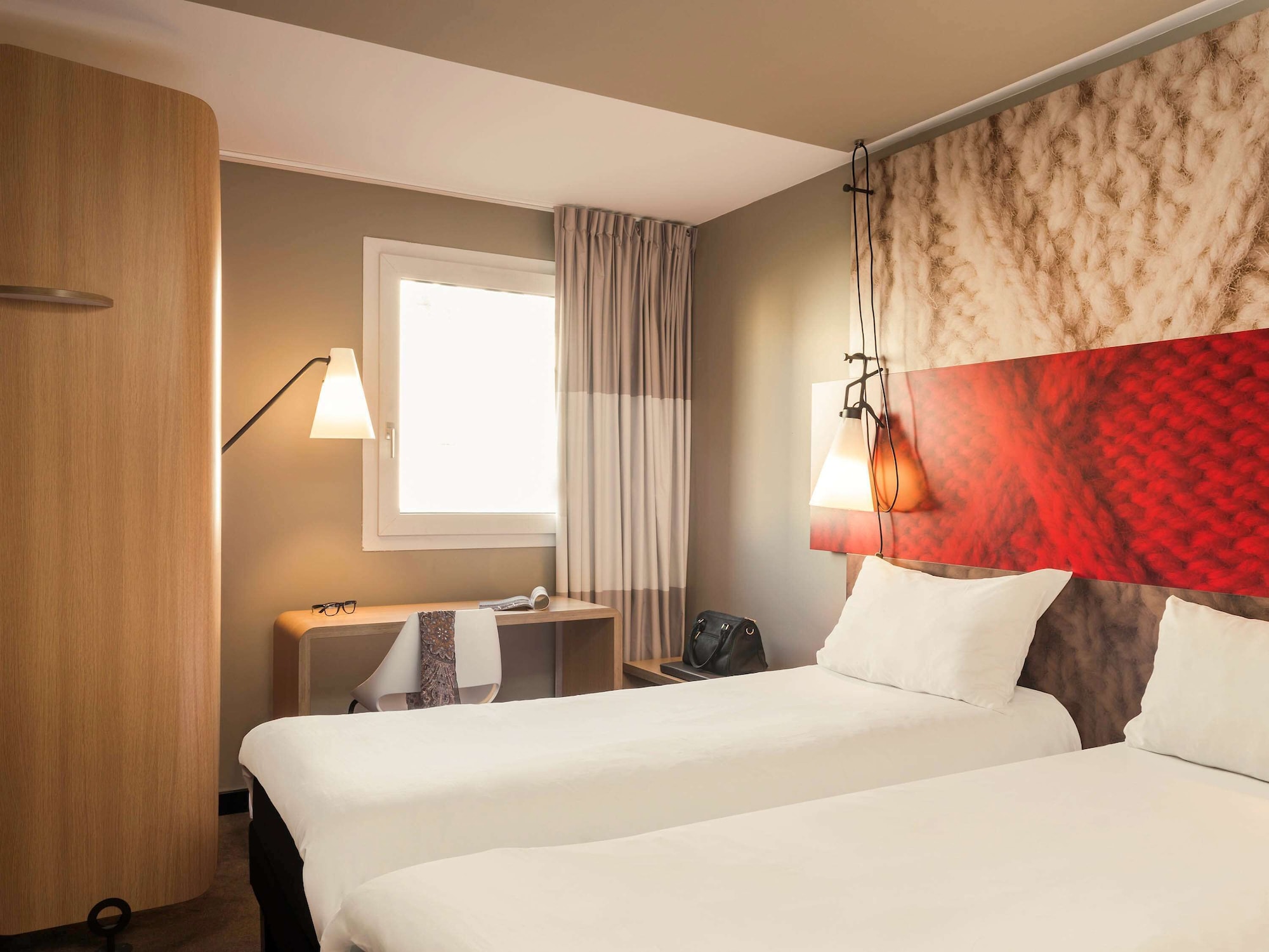 STANDARD, TWIN BEDS