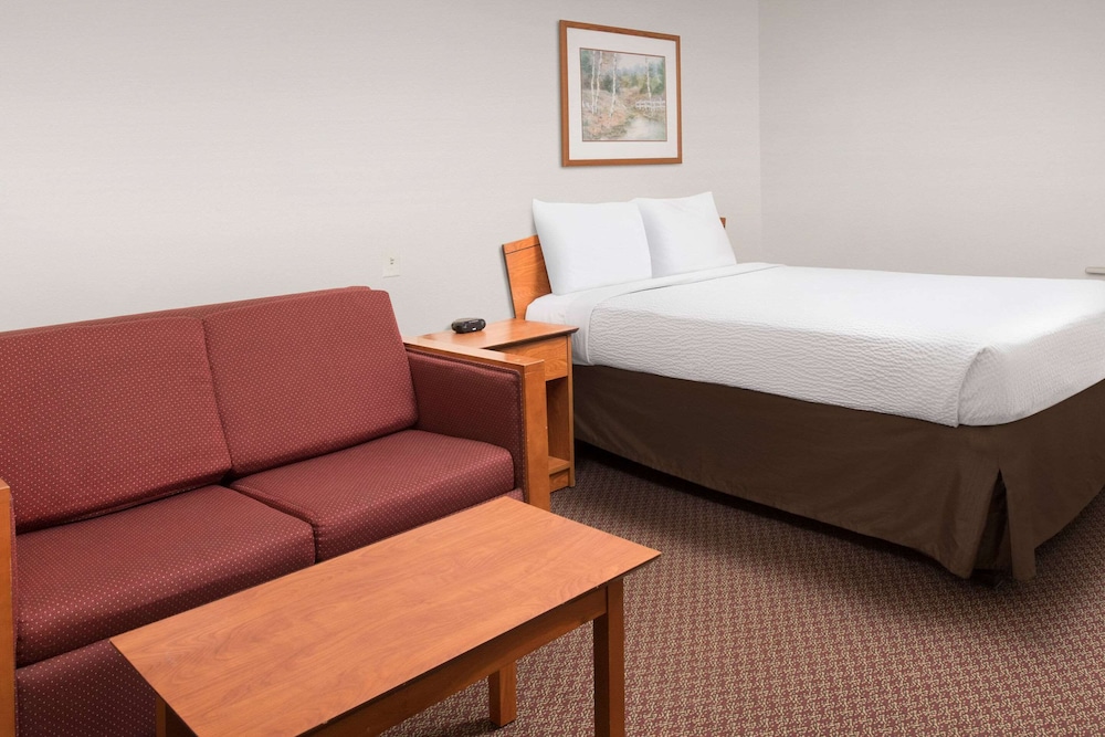 WoodSpring Suites San Antonio North Live Oak I-35 11/22