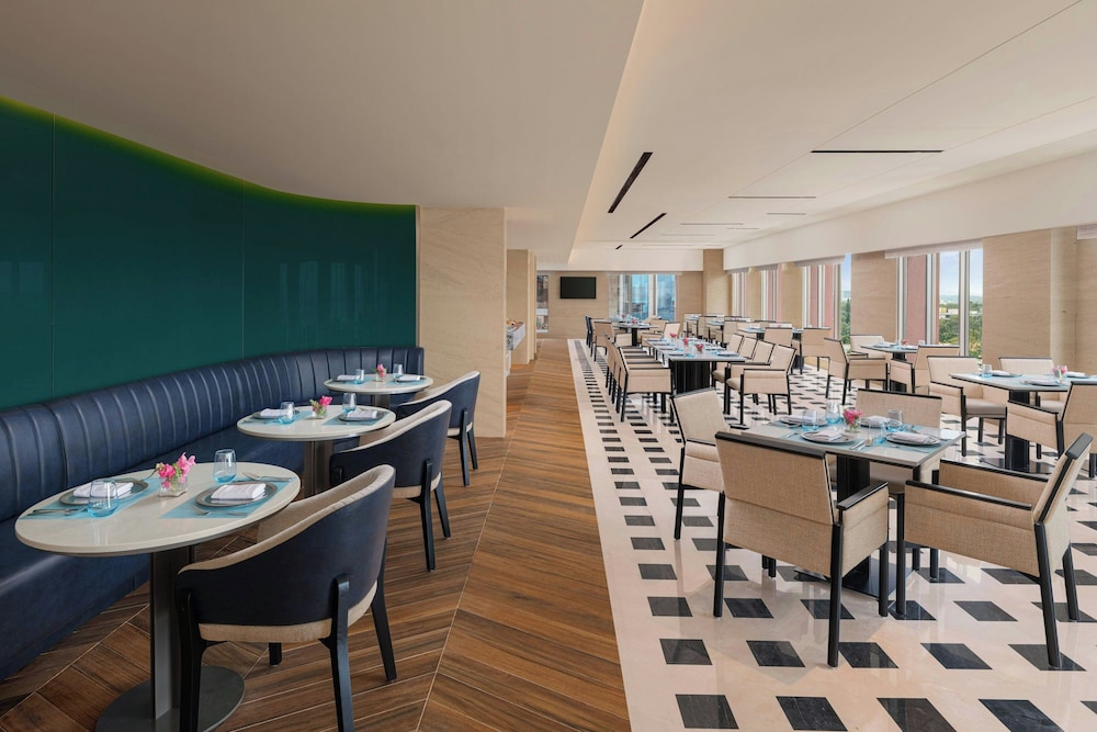 Oakwood Premier Prestige Ub City Bangaluru 49/55