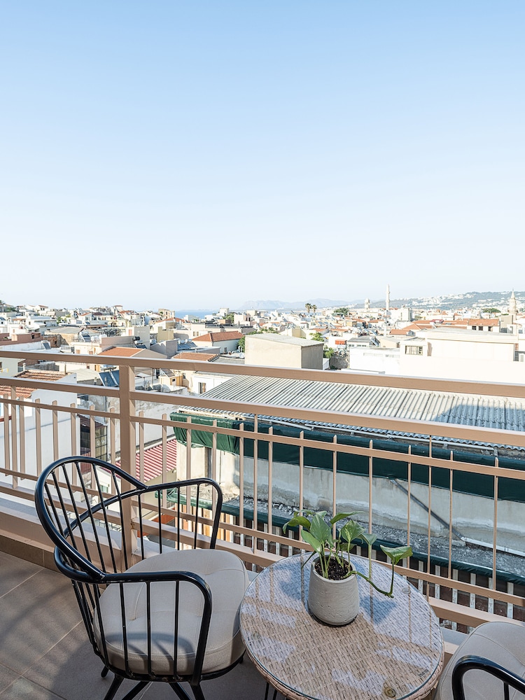 Elia Bettolo Hotel 62/69