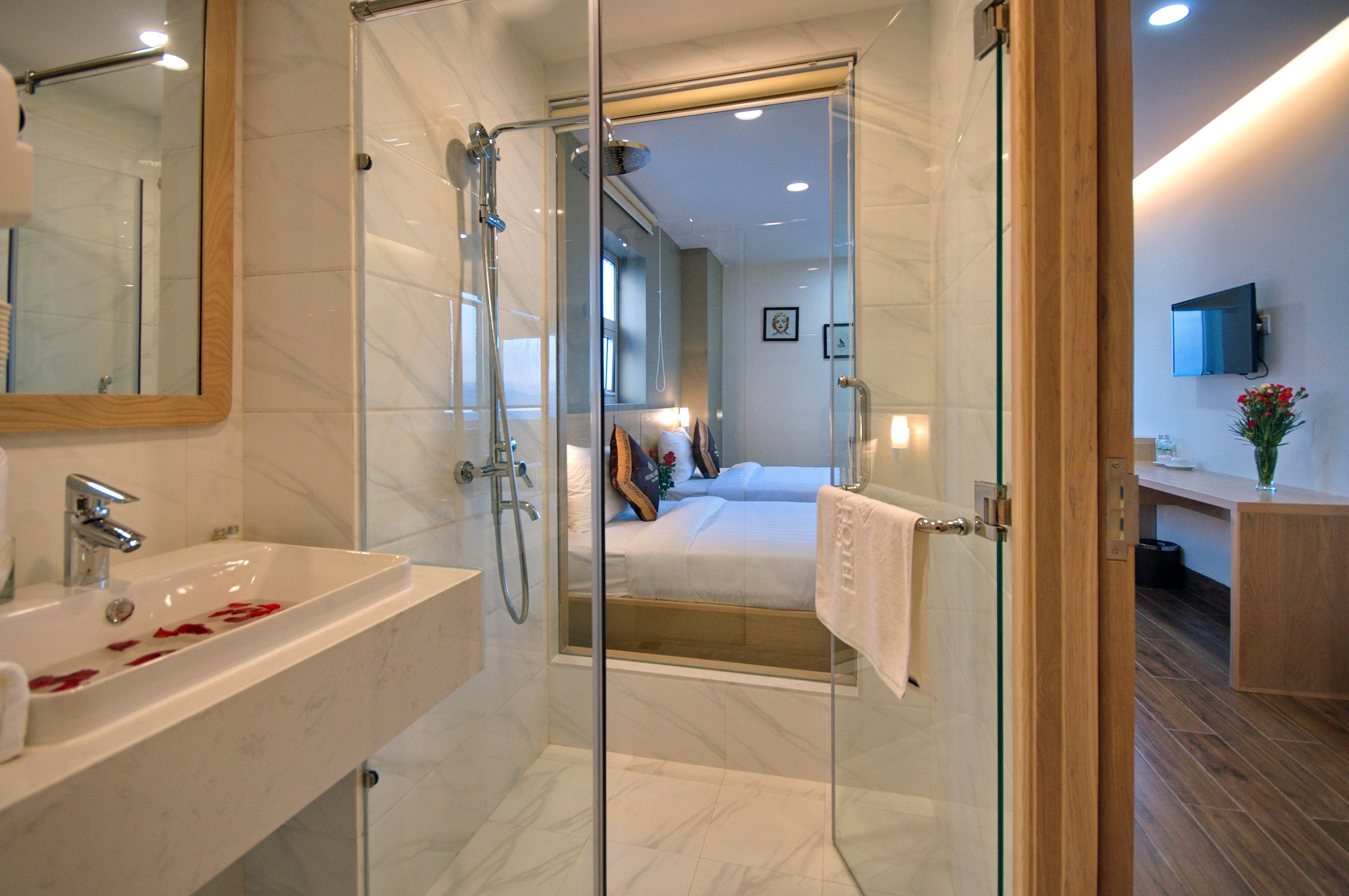 Senior, Twin Beds, Sea View, Balcony، Gibson Hotel Nha Trang 10/10