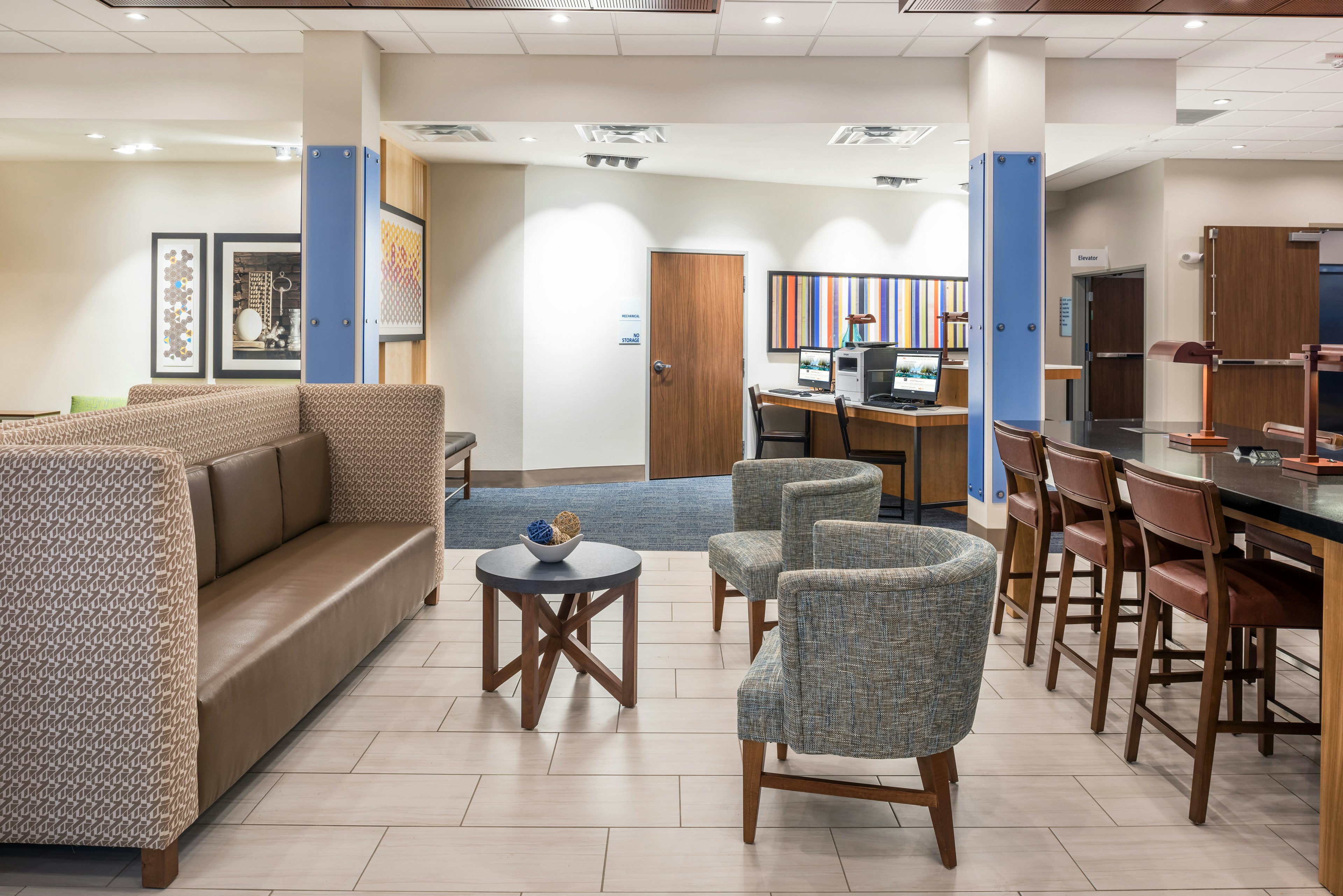 Holiday Inn Express Suites St Louis Chesterfield 34/46