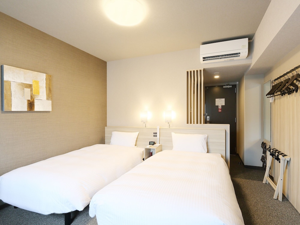 Room, Twin Beds