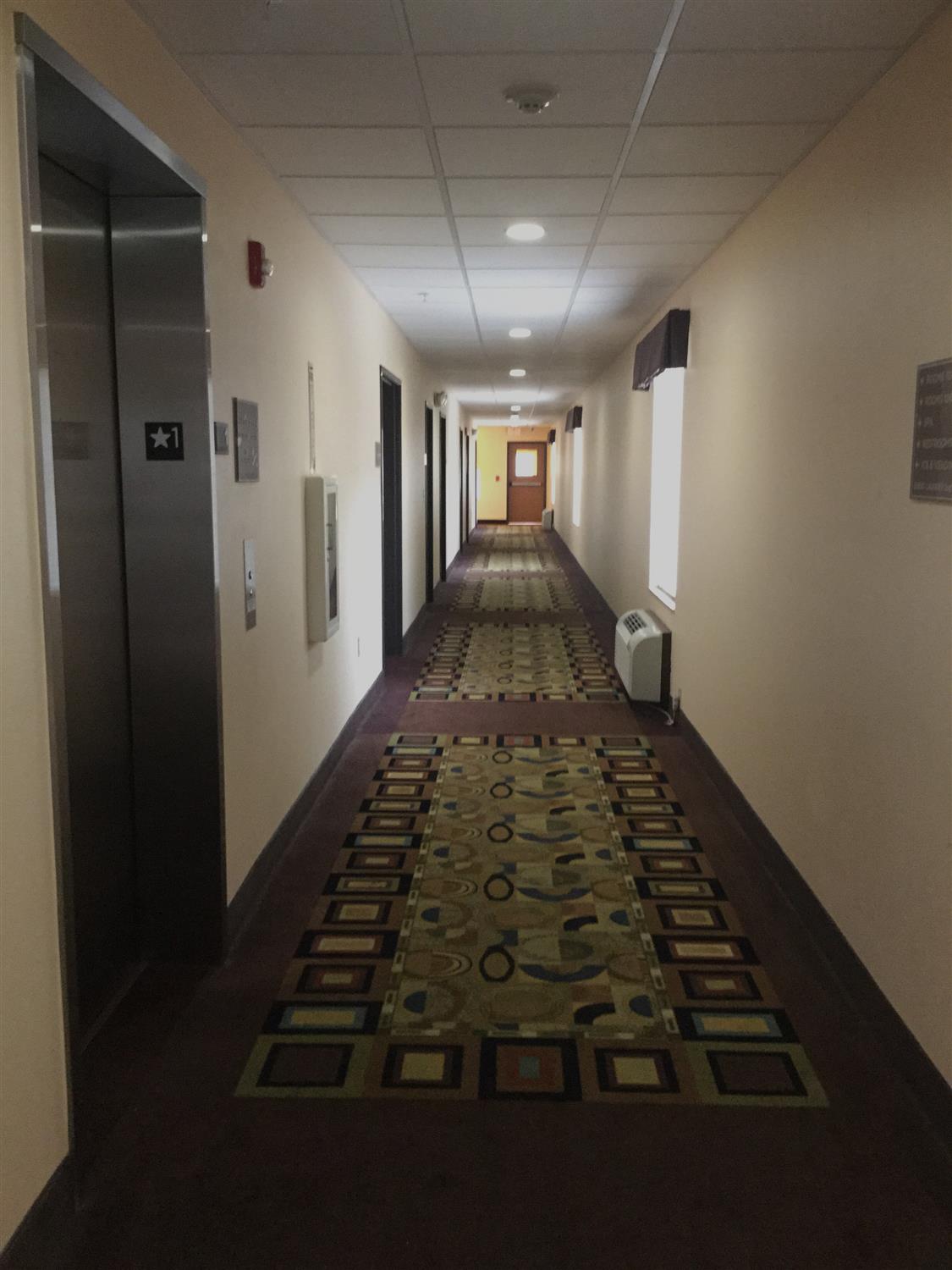 Americas Best Value Inn St. Robert 3/22