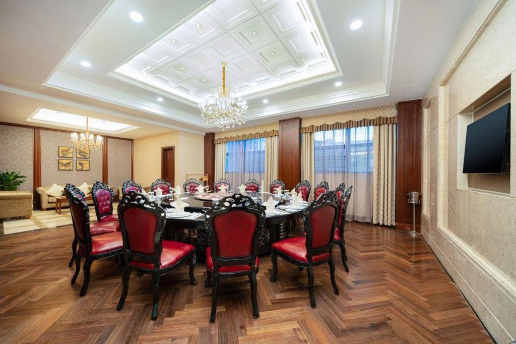 Hong Shan International Hotel 32/48