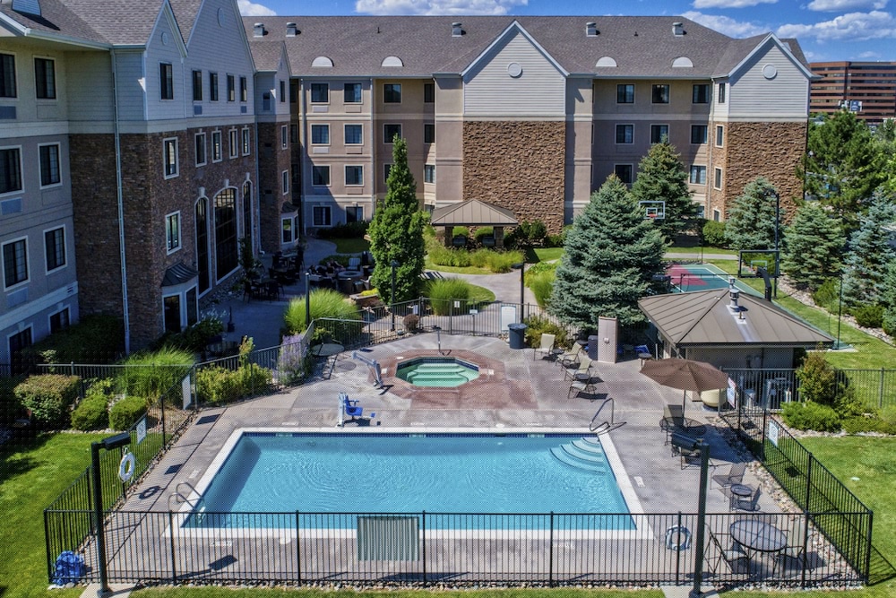 Staybridge Suites Denver - Cherry Creek 3/60