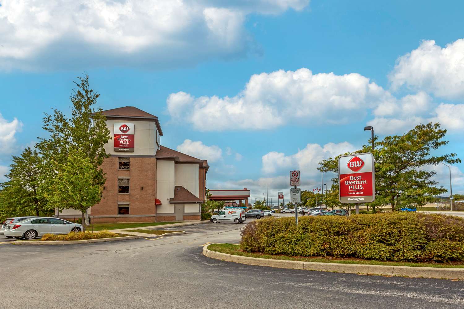 Best Western Plus Burlington Inn and Suites 19/21