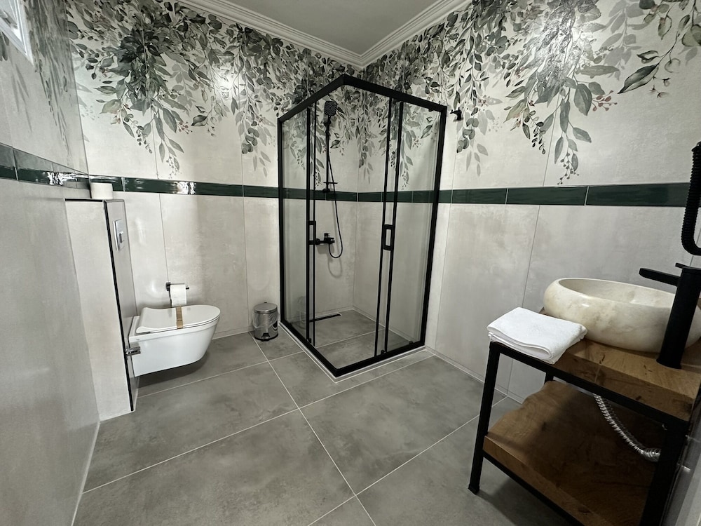 Kingway Suite 39/45