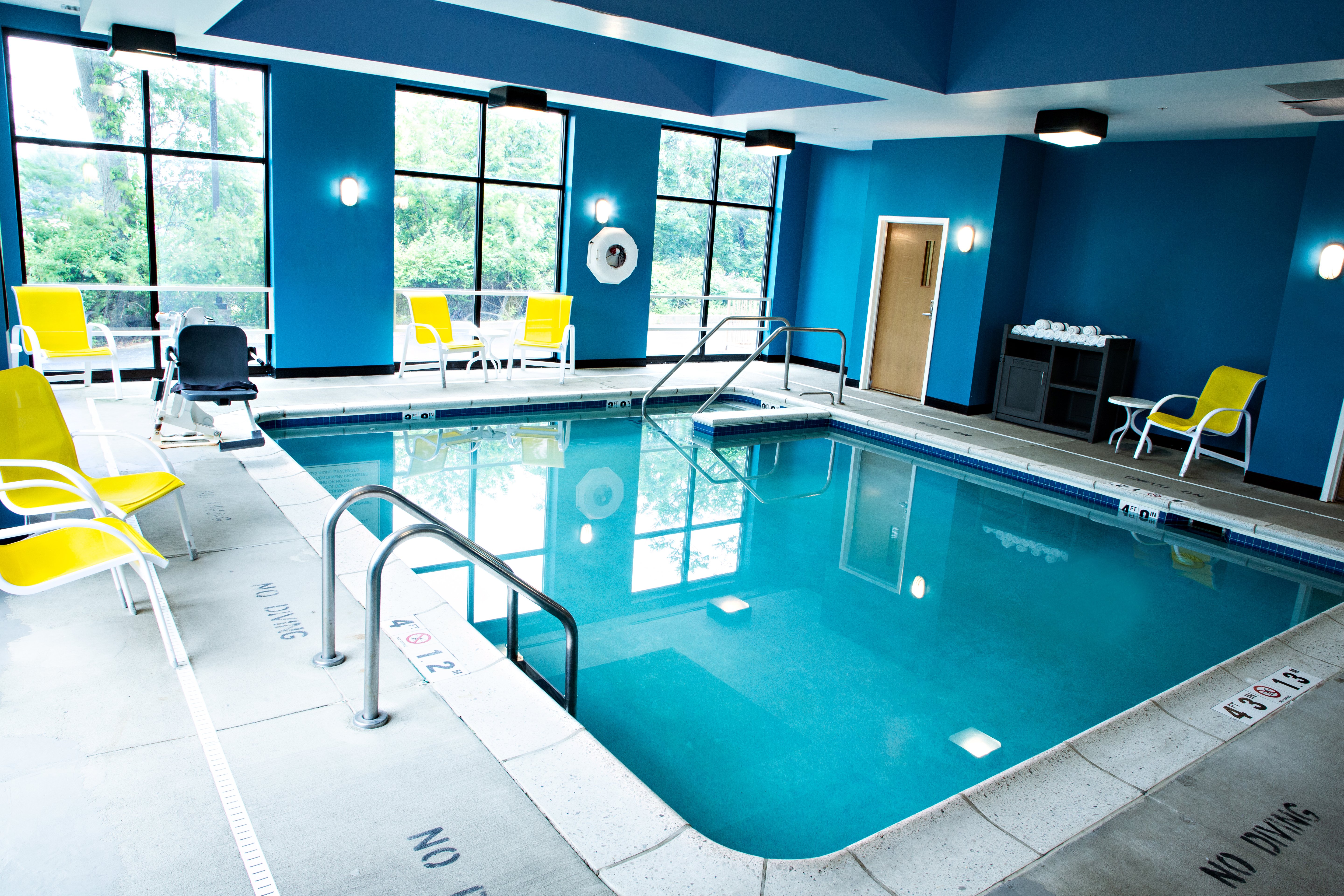 Holiday Inn Express & Suites Harrisburg W - Mechanicsburg 38/65