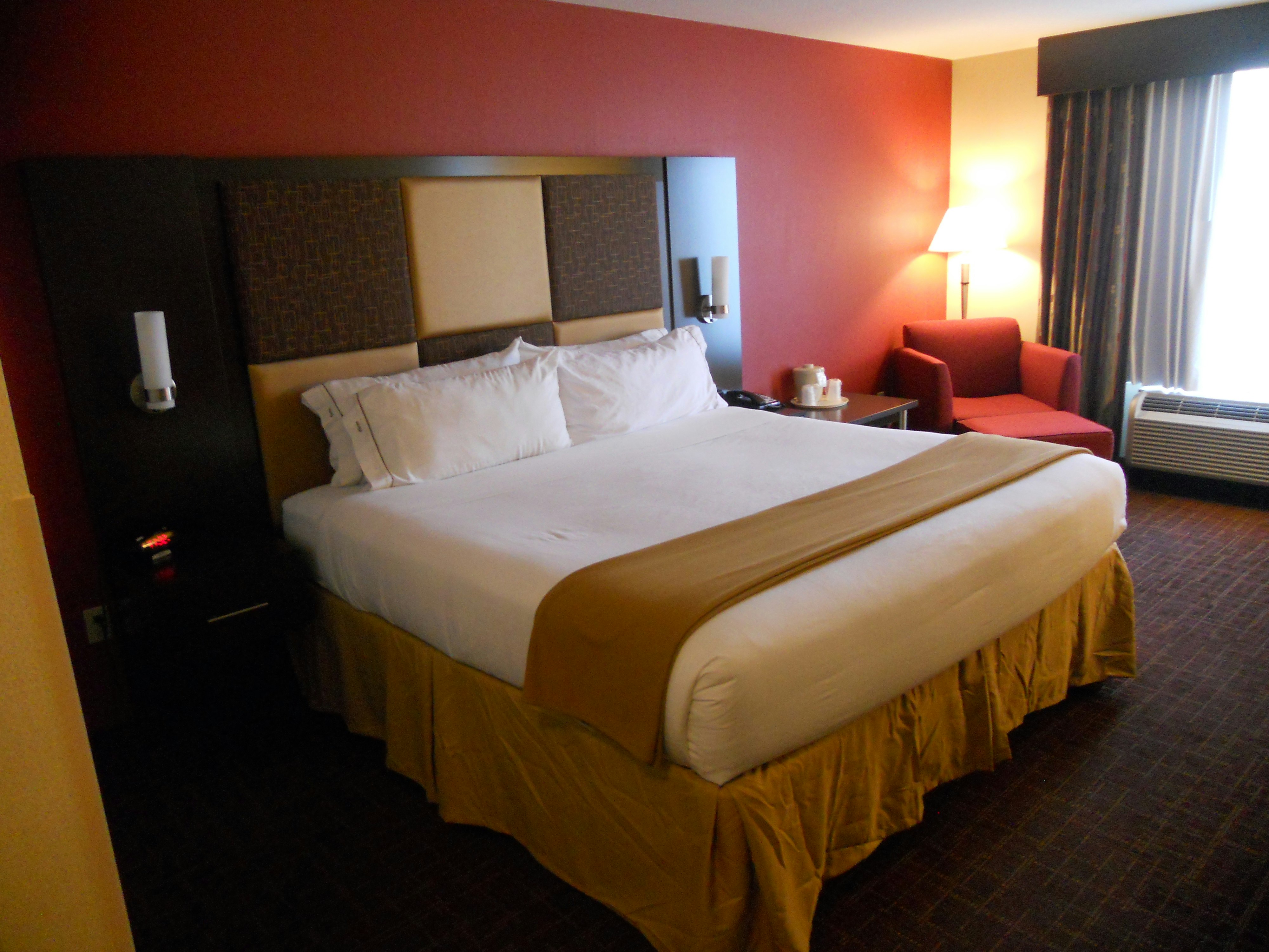 Holiday Inn Express Suites Greensburg 28/58