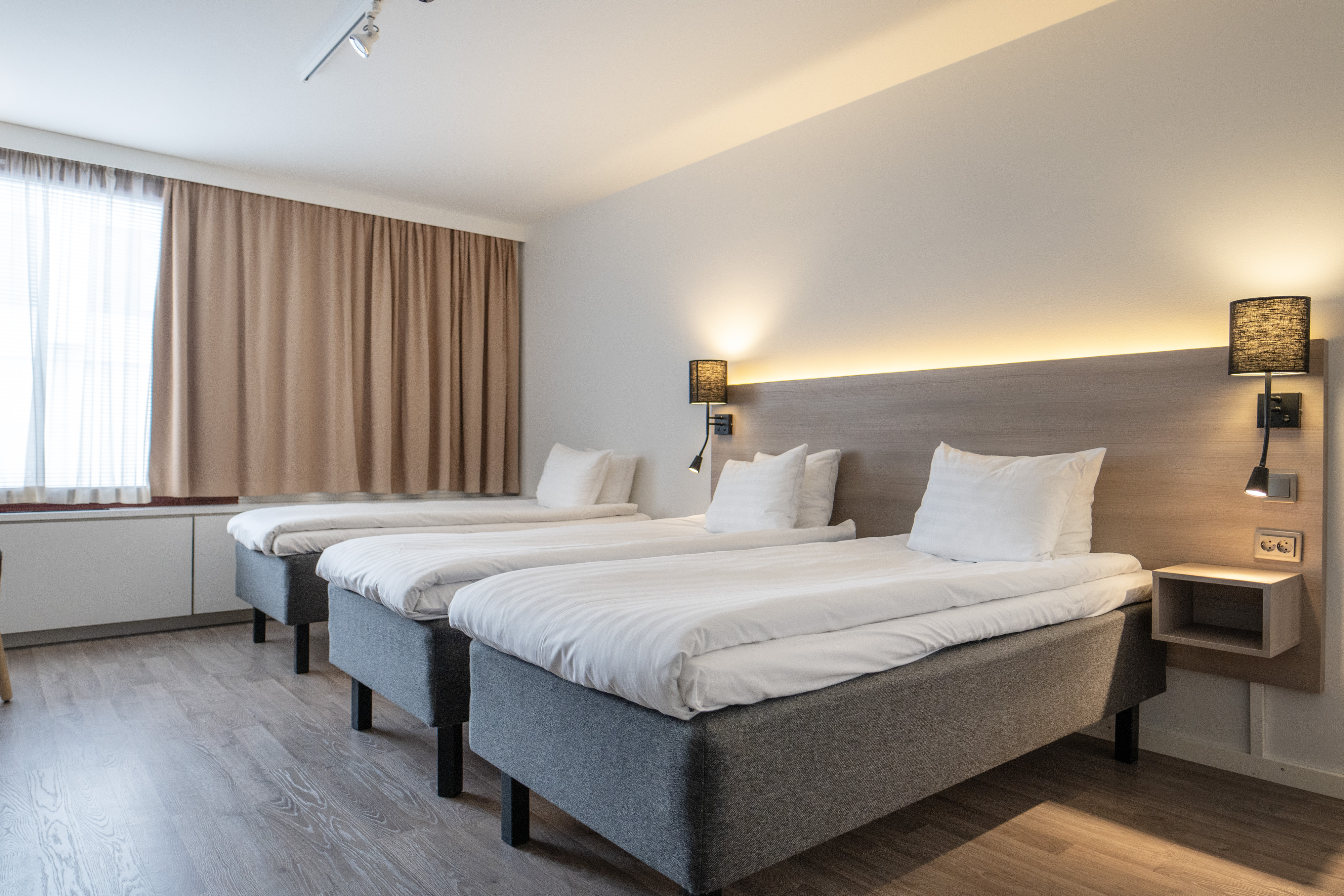 Comfort, Twin Beds