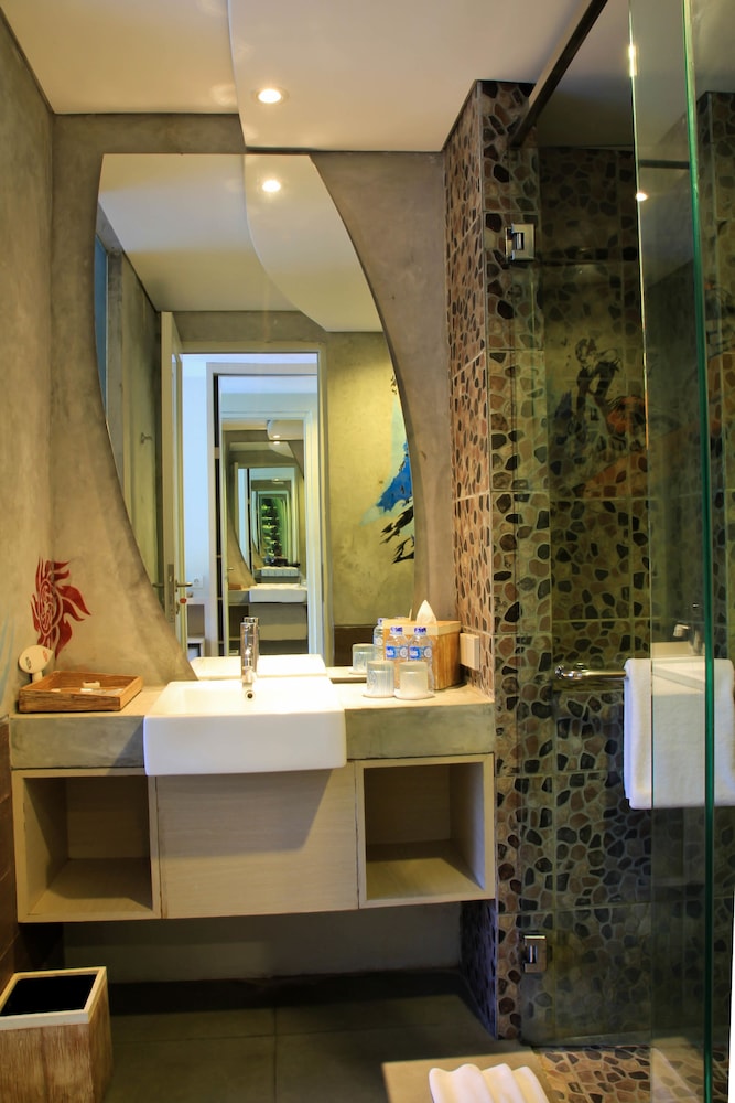 Bliss Surfer Bali By Tritama Hospitality 8/70