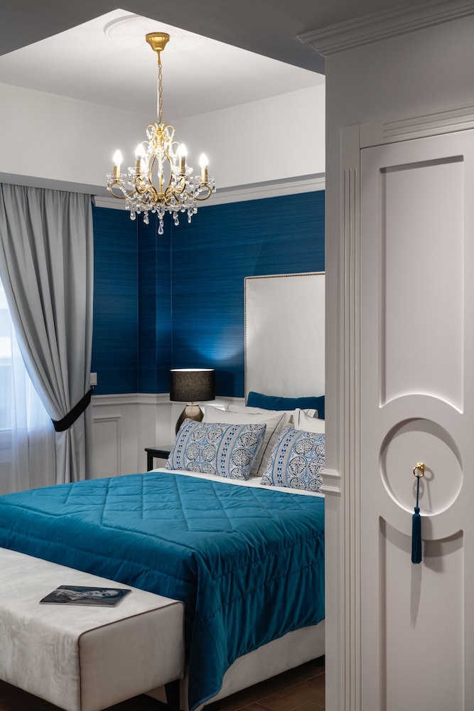 Evripidou Suites 2/50