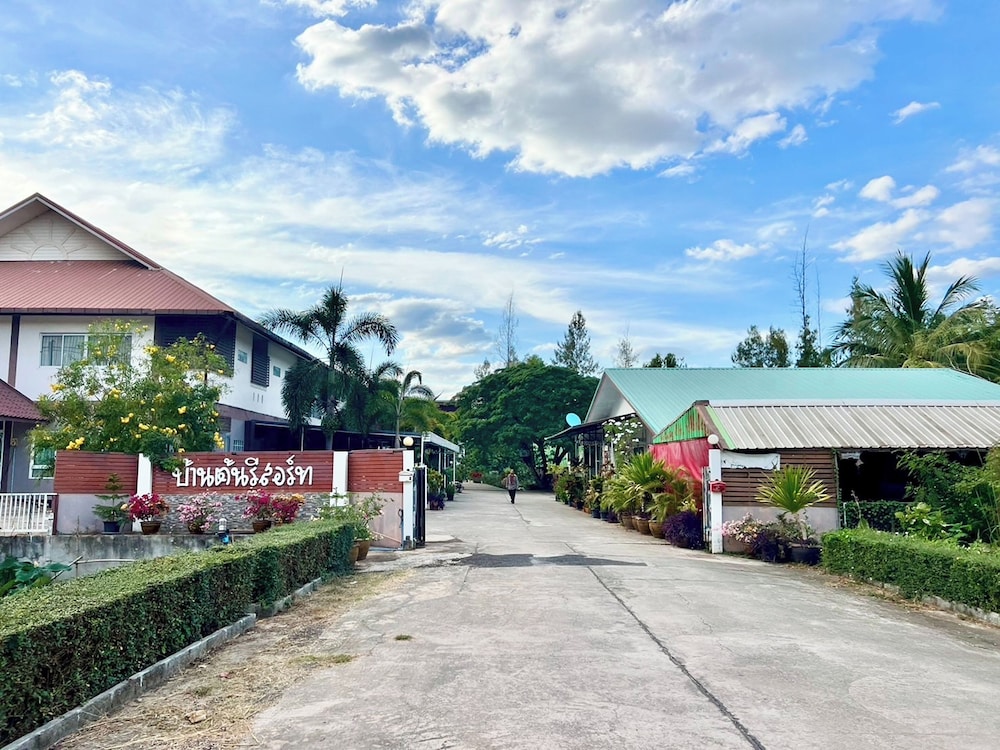 Banton Resort 4/50
