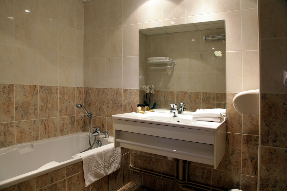 Comfort Hotel Paray Le Monial 14/47